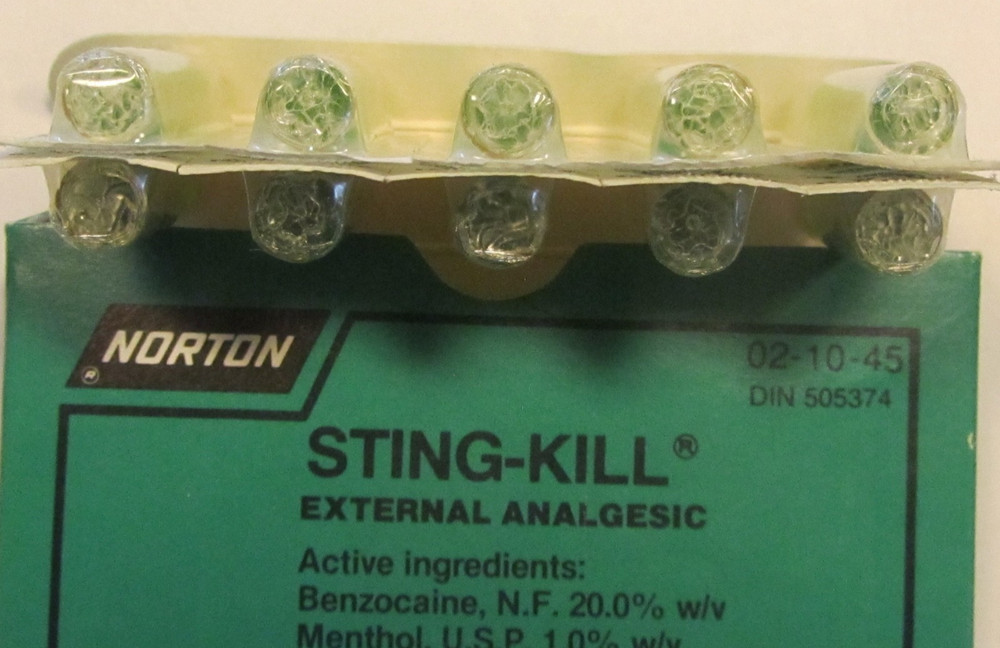 VINTAGE 1945 STING-KILL SWABS EXTERNAL ANALGESIC FOR INSECT BITES BY NORTON CO.