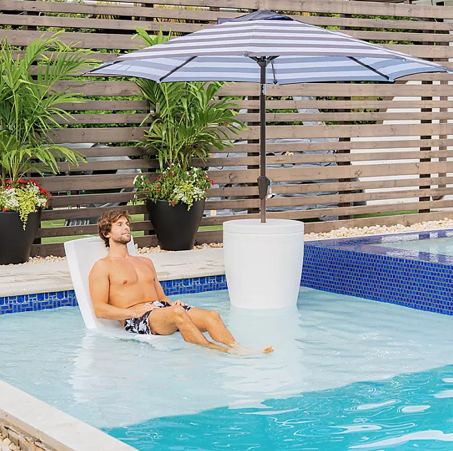 Step2 Vero Pool Chair