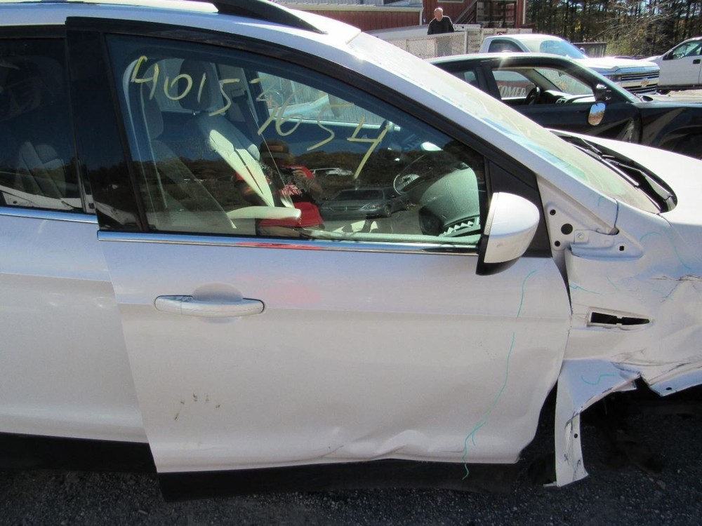 ESCAPE 2017 Glove Box 1000860