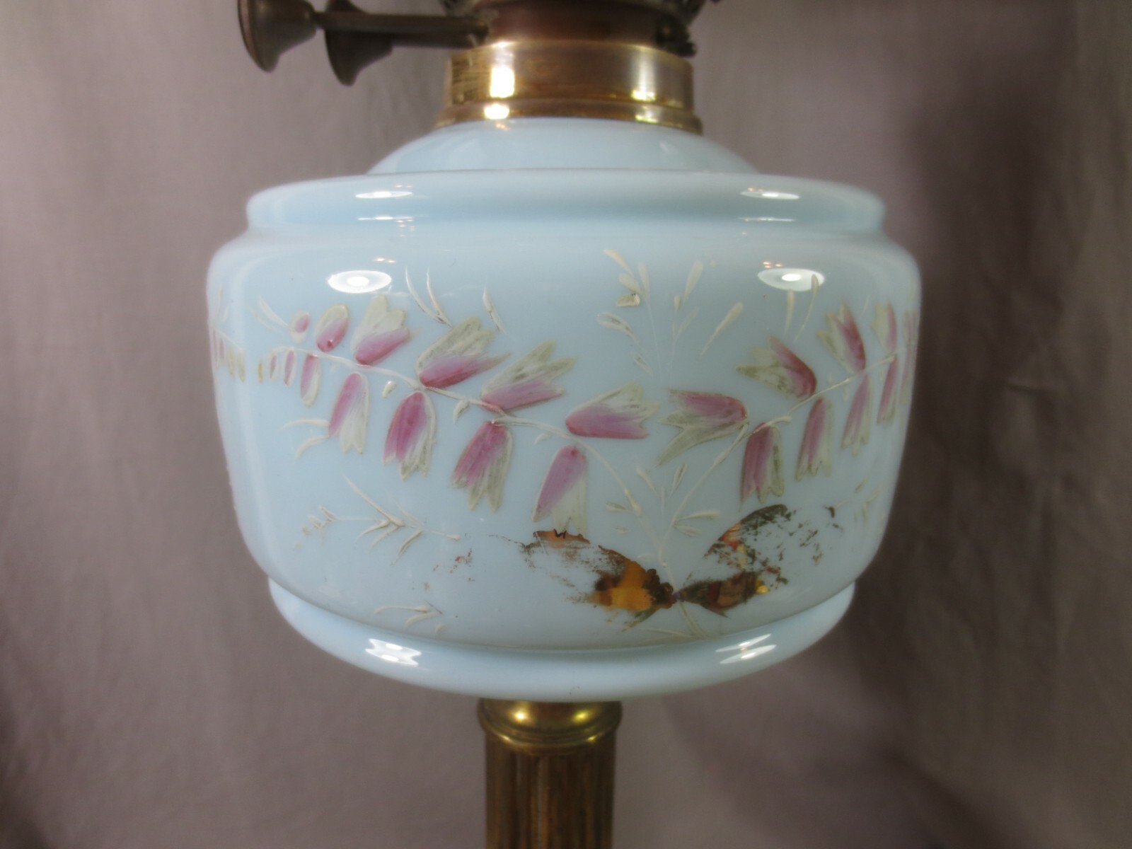 ANTIQUE DUPLEX OIL LAMP AND PATTERNED GLASS OIL LAMP SHADE