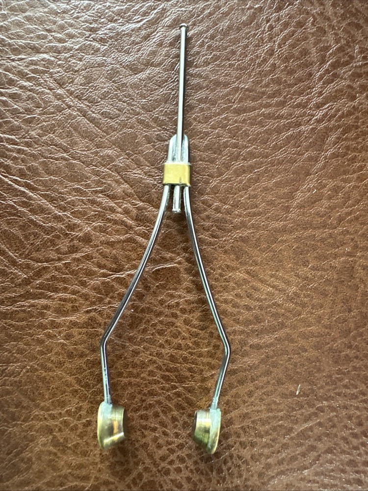 Fly Tying Kit Used. Great For Beginner.