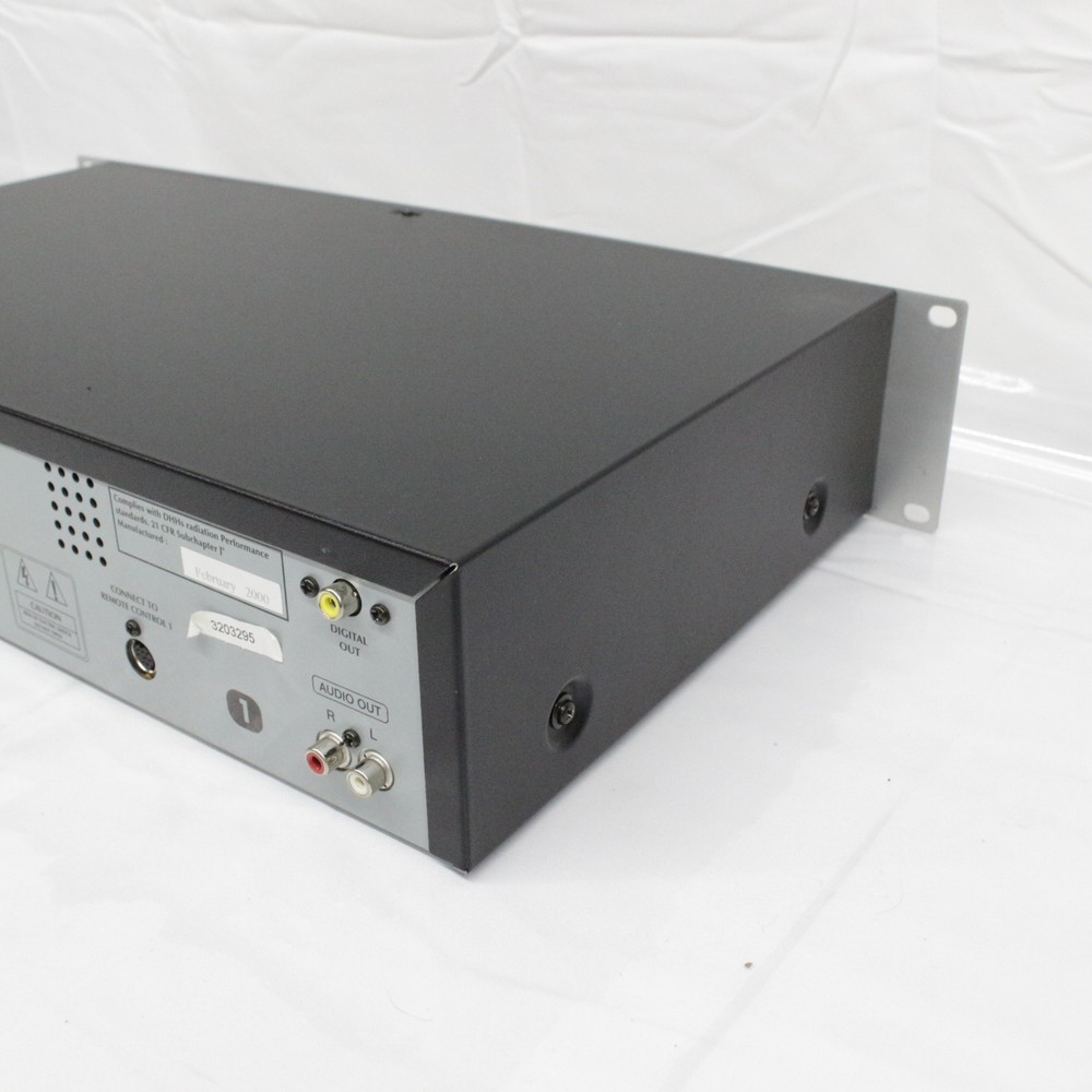 American DJ DCD-PRO500 CD Player And Controller Panel TESTED One Cd Doesn't Open