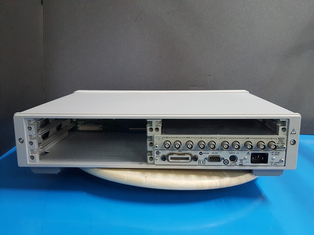 Agilent 3499A: Switch / Control System Main Frame (5600)