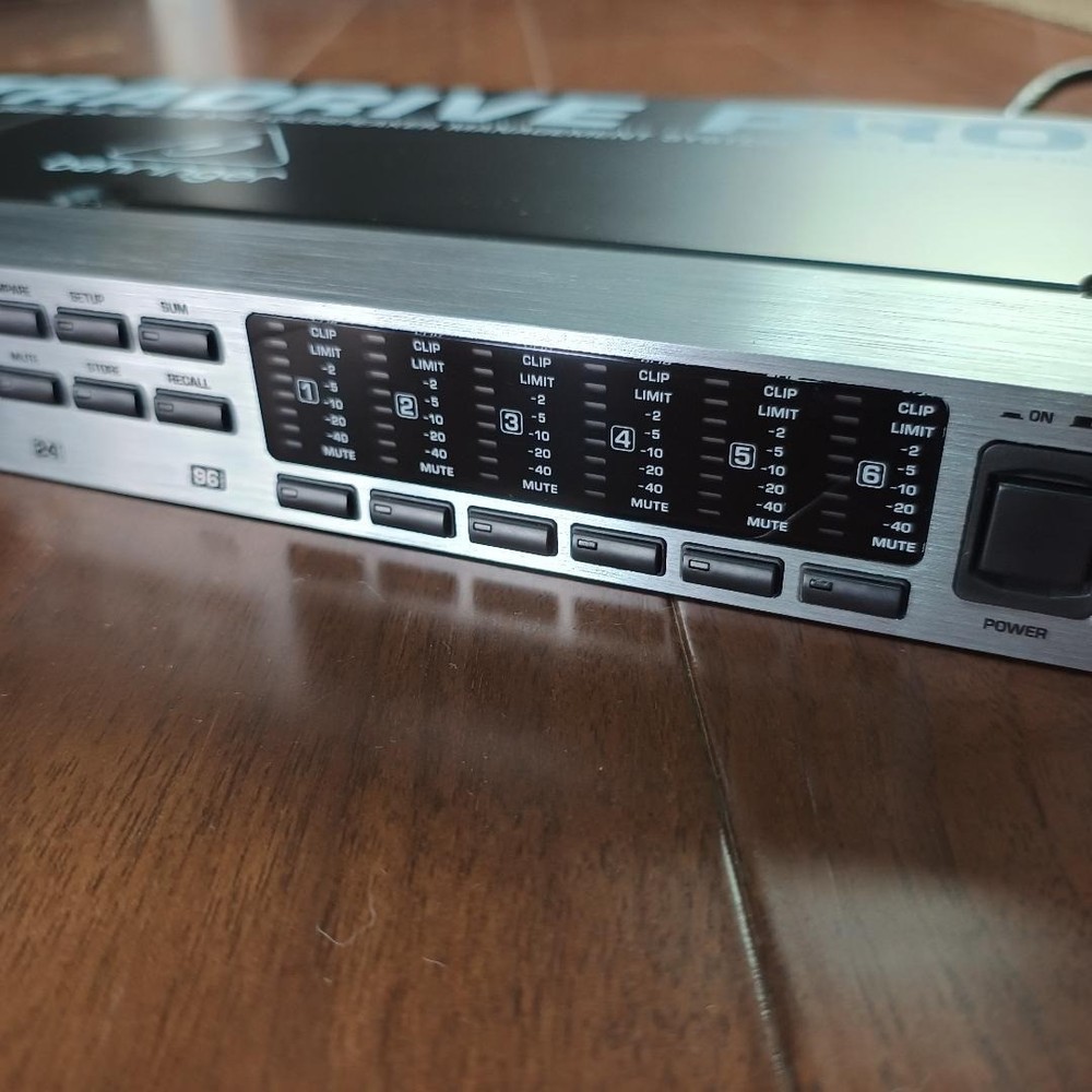 Behringer DCX2496 Digital Crossover, 24bit/96kHz, EQ, Delay & Limiter