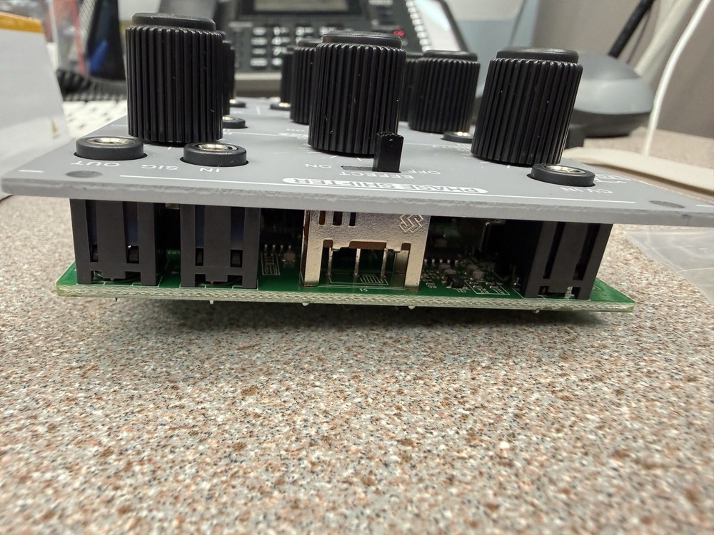 Behringer 172 Phase Shifter/Delay/LFO Analog Eurorack Module New