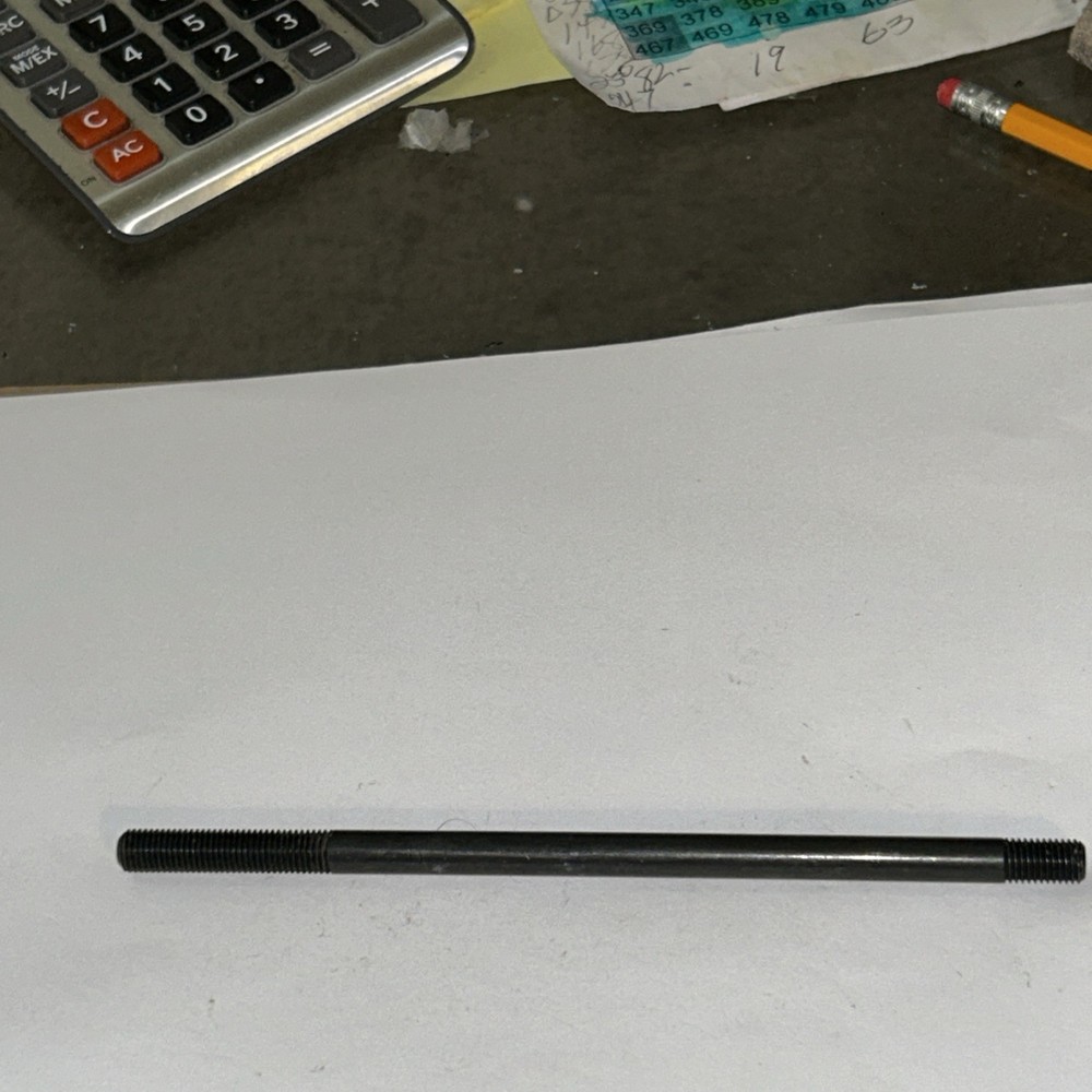 980569 Stud, Table