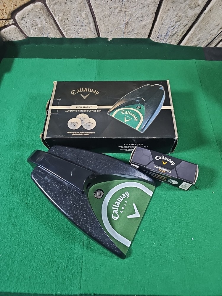 Callaway Kick-Back Automatic Ball Return Putting Golf Cup / Includes 3 New Balls