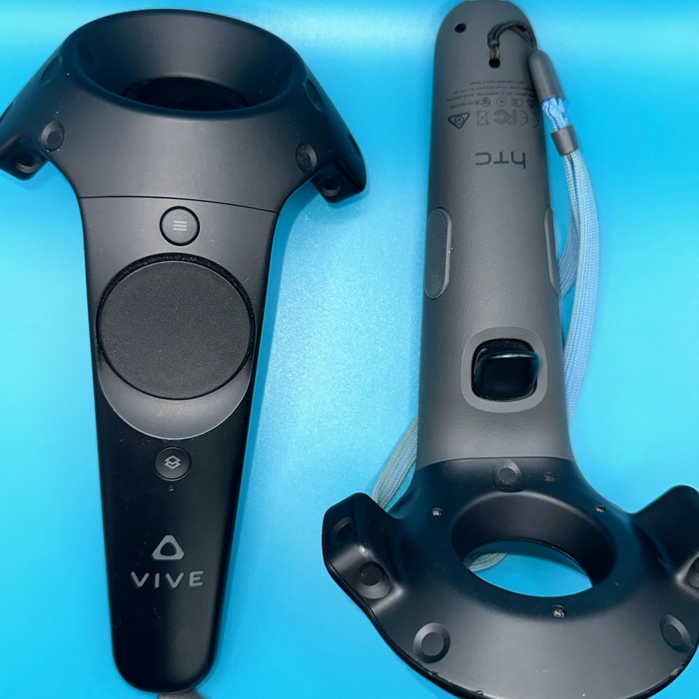 HTC Vive 2PR7100 Virtual Reality VR Wand Controllers Pair (Black) 1.0