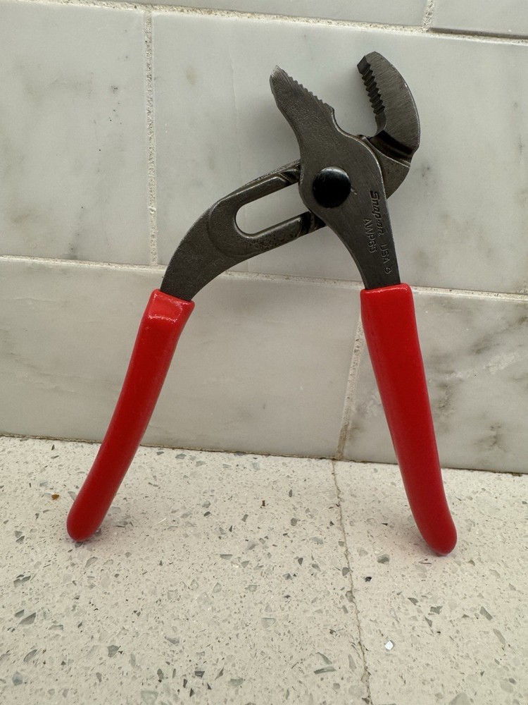 Snap-on Tools NEW RED 7" Soft Grip Adjustable Joint Pliers AWP65