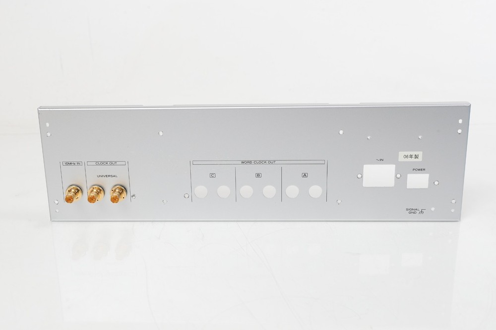 Esoteric G-0s Rubidium Master Clock Rear Panel with BNC Board E901755-00B