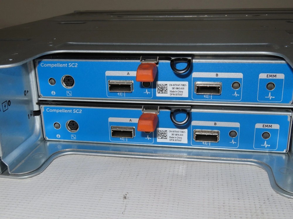 Dell Compellent SC220 Direct Attached Storage Array 2x Controllers / 24x Trays