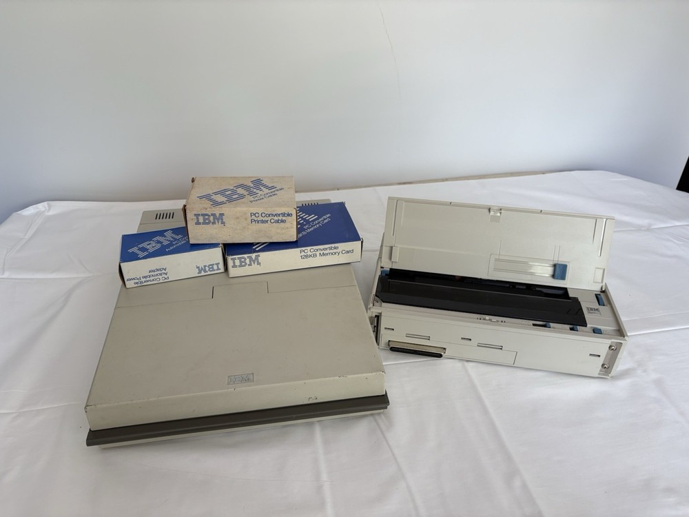 IBM PC 5140 Convertible BUNDLE - Vintage Portable Computer. Powers Up!