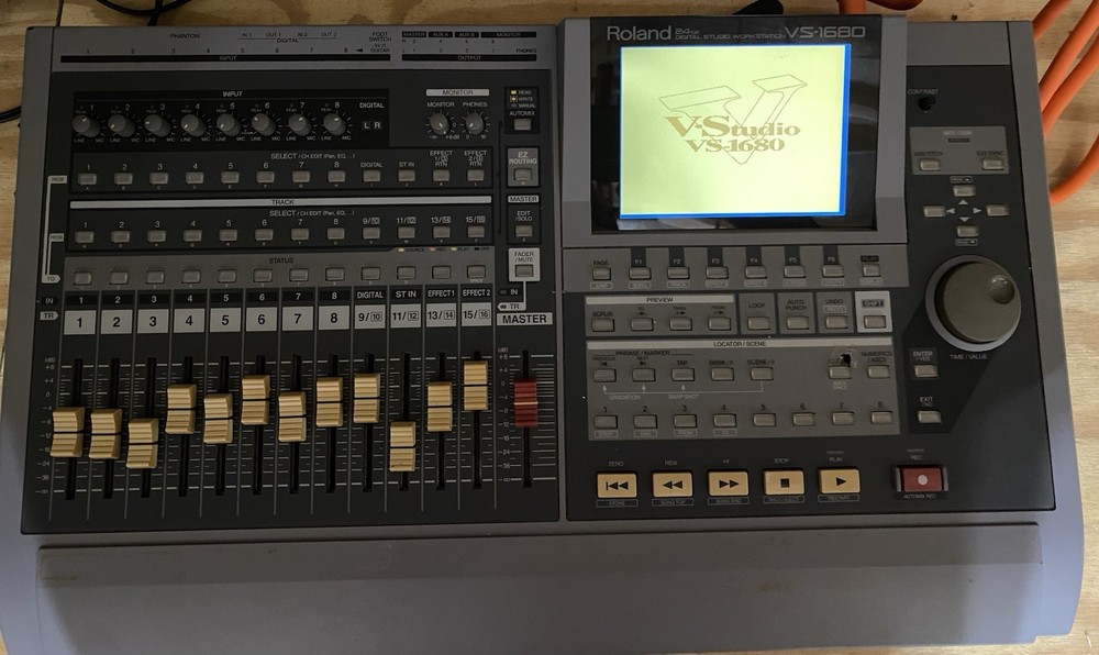 Roland VS-1680/880 Digital Studio Workstation Multitrack Recorder