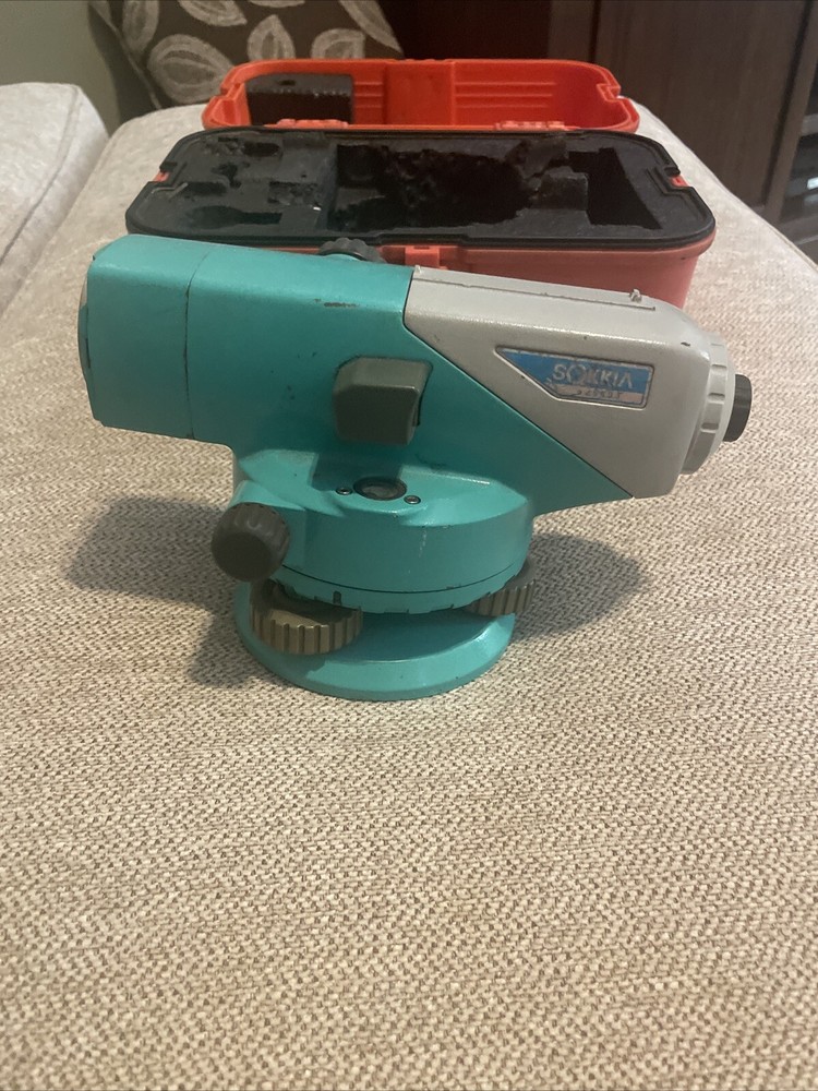 Sokkia C320 24X Magnification Automatic Level Equipment w/ Case