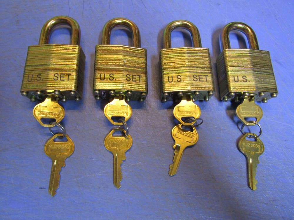 4 Master Lock DG Padlock US SET Keyed Different Hardened Key retained when open