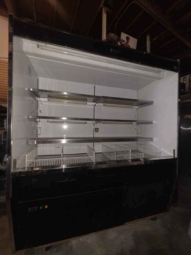 VERTICAL OPEN AIR COOLER DISPLAY CASE