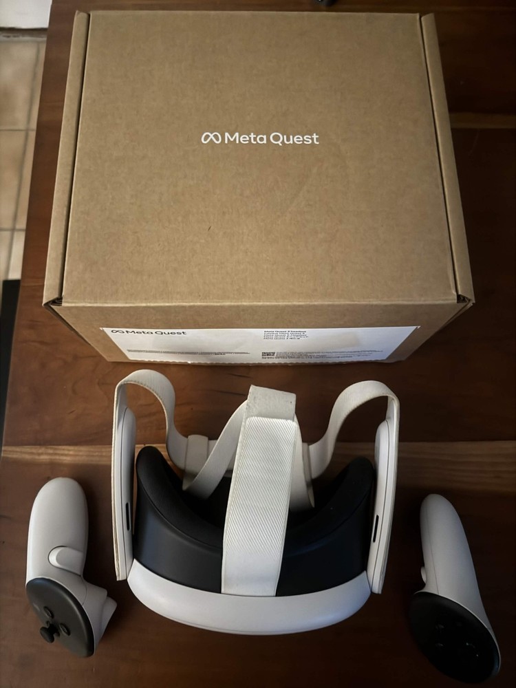 Meta Quest 3 128GB VR Headset | Headset + Controllers | Good Condition!
