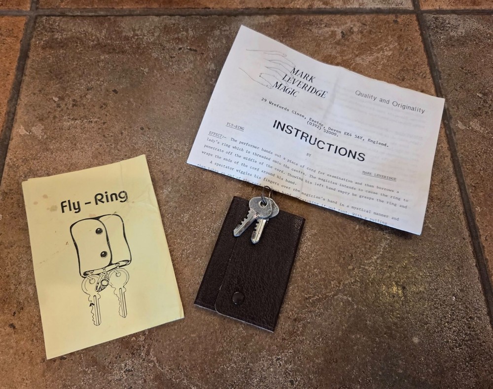 Fly Ring by Mark Leveridge Magic Mentalism Tricks