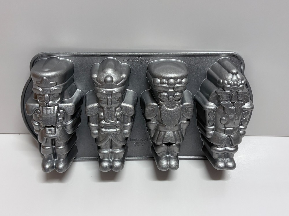 Nordic Ware NUTCRACKER Sweets Cast Cakelet Pan, 6 Cup Capacity, Silver NEW!