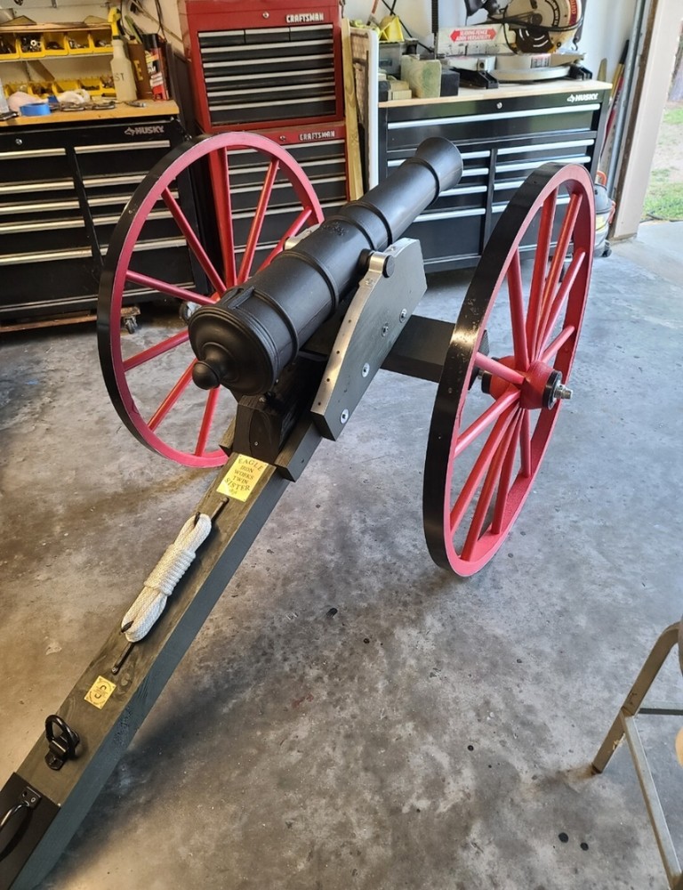 Civil war cannon, full size replica.