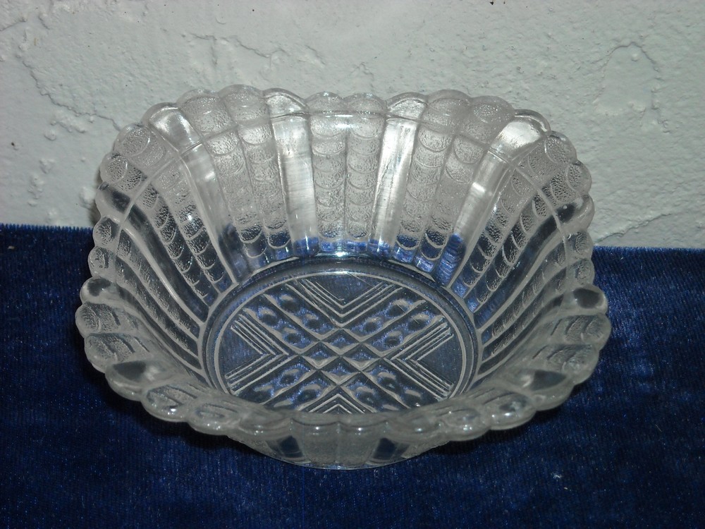 EAPG Fishscale Sauce Bowl