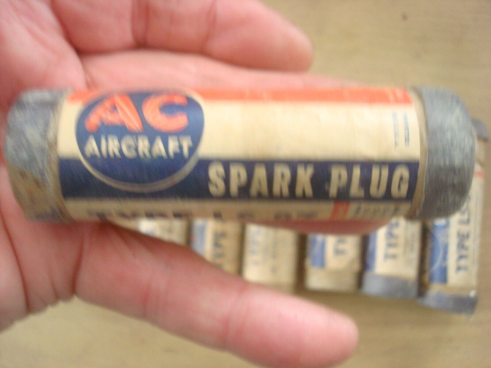 VINTAGE AIRCRAFT ENGINE SPARK PLUGS LS87 8 PLUS 1 RADIAL ENGINE STEERMAN