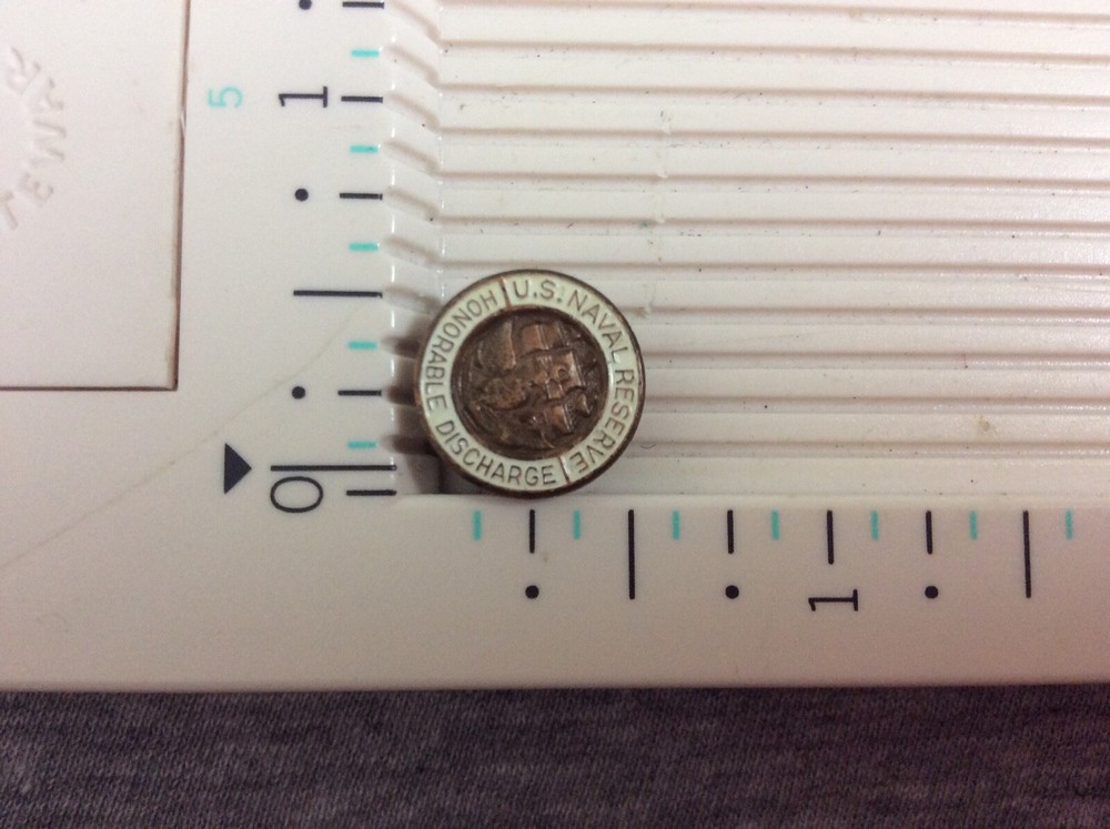 Vintage US Naval Reserve Honorable Discharge Collar Button