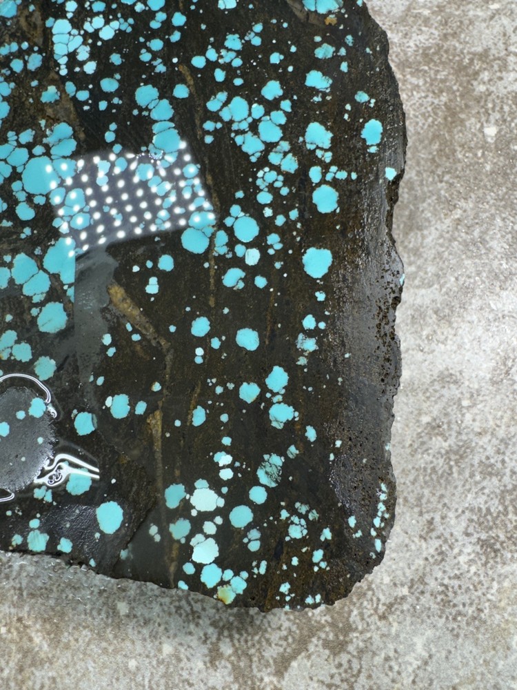 Stabilized hubei turquoise rough