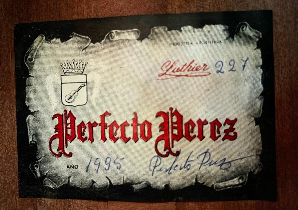 Perfecto Perez ~ classical guitar ~ Hard Case