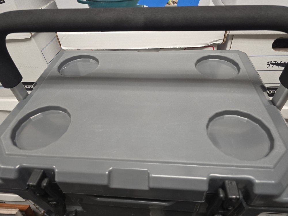 Basecamp 20 HARD COOLER BEAR RESISTENT Super Clean