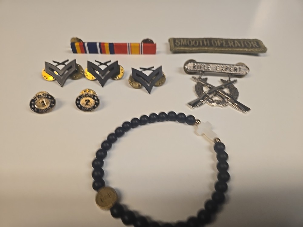 Us Marine Corps Lapel Pin Lot