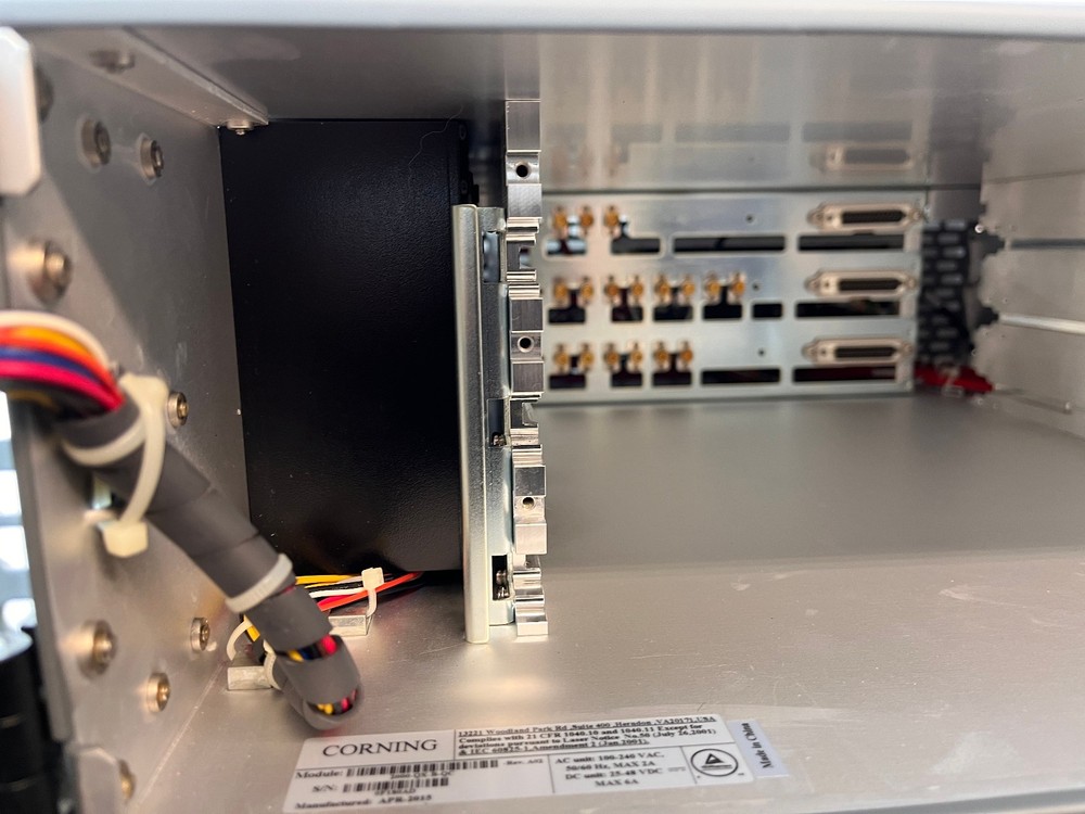 Corning MobileAccess Chassis 2000-QX-B-QC