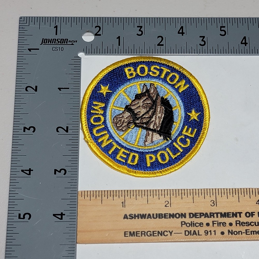 Bin1 b8 Police patch Massachusetts Boston Mounted