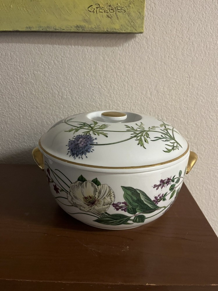 Spode Stanford Flowers Covered Casserole Nice