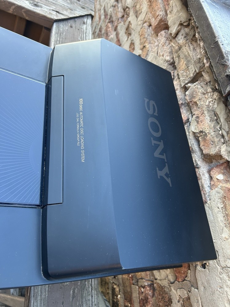 Sony 100 Disc CD Player Automatic Loading System CDP-CX151 Works Good. No Remote