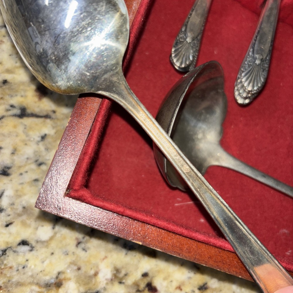 Crown Silver plate Flatware Set With Wood Case 40 Piece