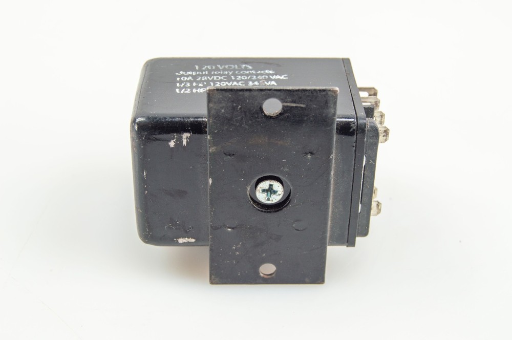 AIR-O-TRONICS U-TDU-1010C3 SOLID STATE TIMER RELAY 120V 60 SEC DELAY