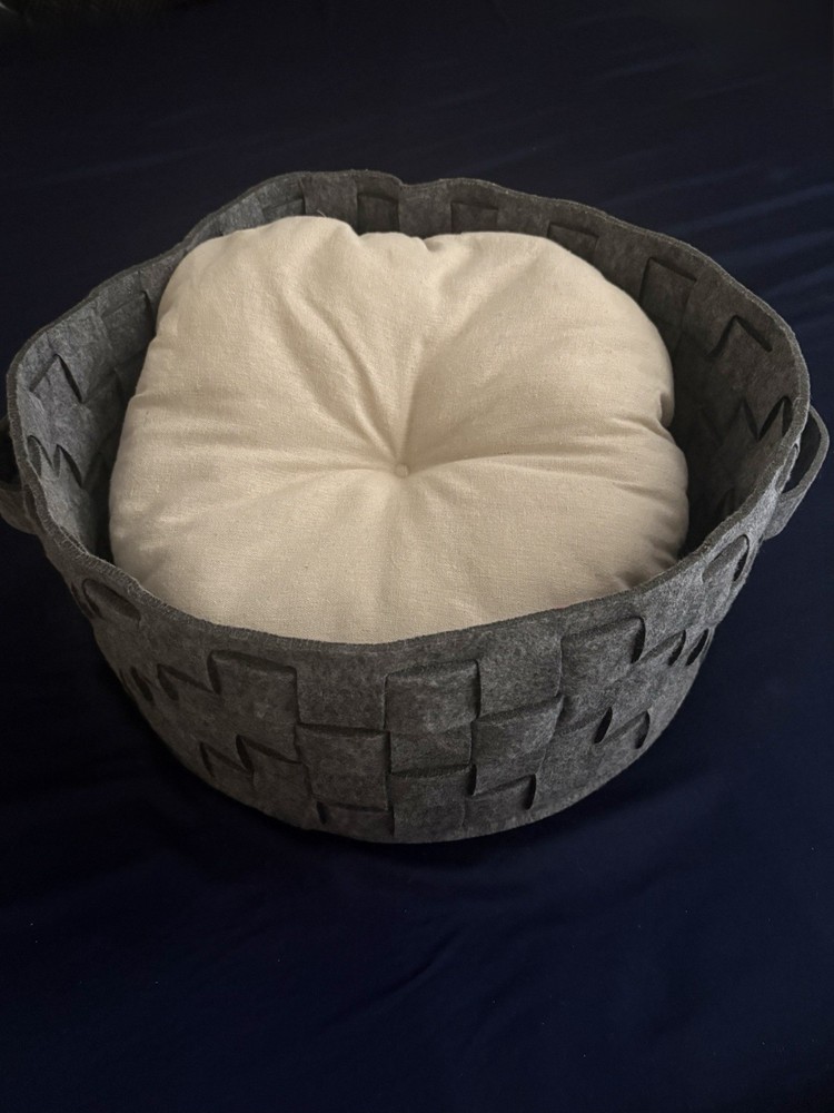 Thaynards Cat Or Small Dog Bed
