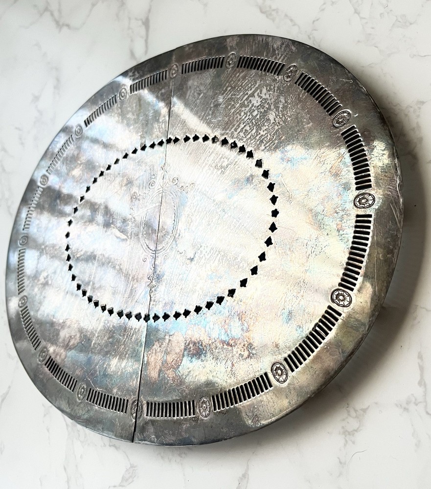 Vintage Meriden Silver Plated Oval Extendable Footed Etched Trivet 9” X 11”