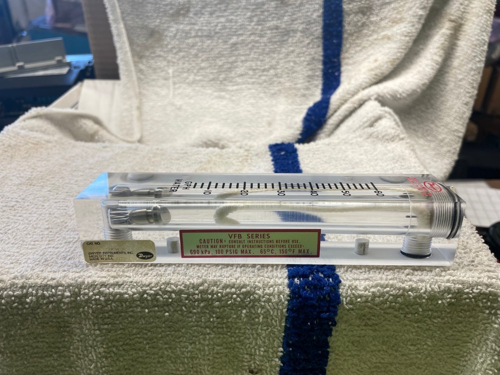 NOS Dwyer Series VFB VISI-FLOAT Flowmeter VFB 81