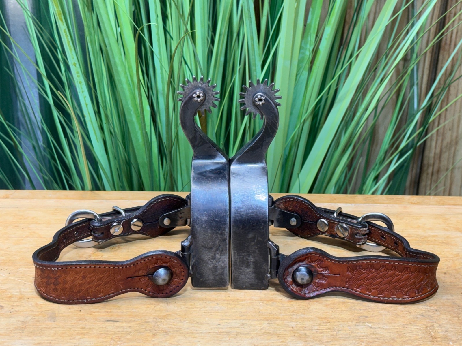 Ladies Silver Mounted Rockgrinder Western Show Spurs w Tooled Leather Straps