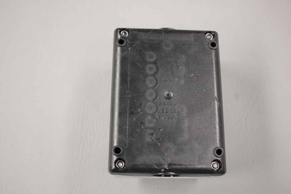 SIEMENS START STOP 3 SB 38 PUSH BUTTON STATION