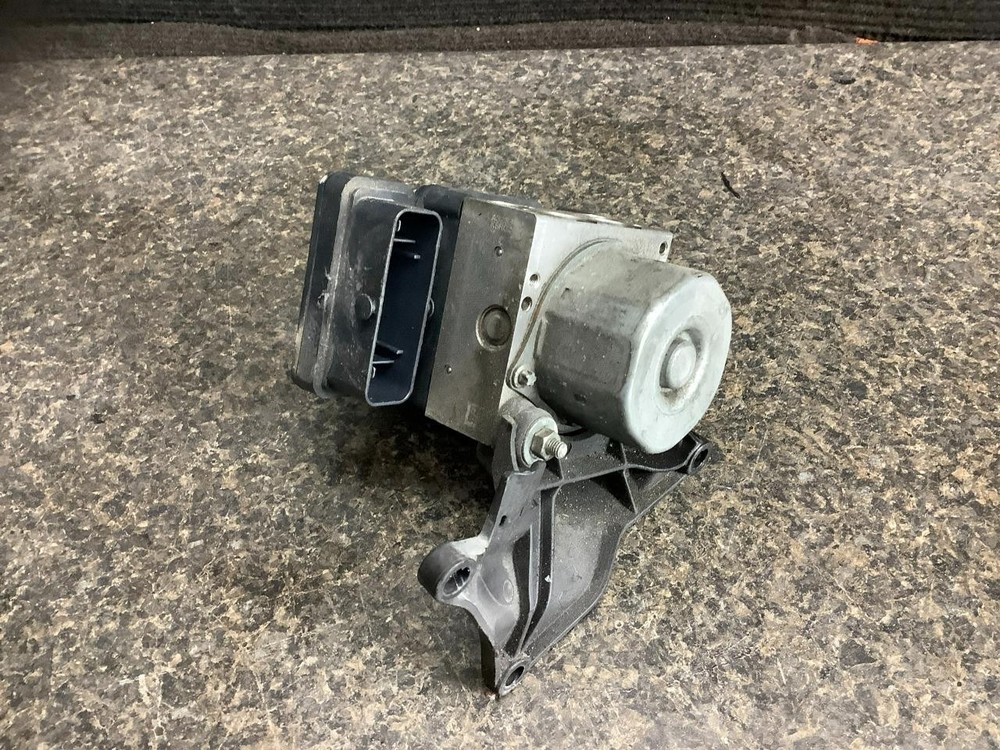 2012 Ducati Panigale 1199 1199S ABS Pump Module 204