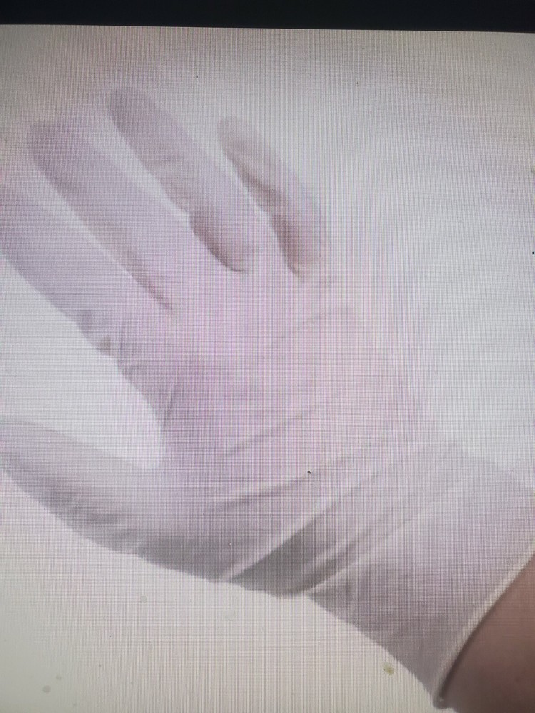 VINYL GLOVES LIGHTLY POWDERED  DISPOSABLE  100 PER BOX  MEDIUM