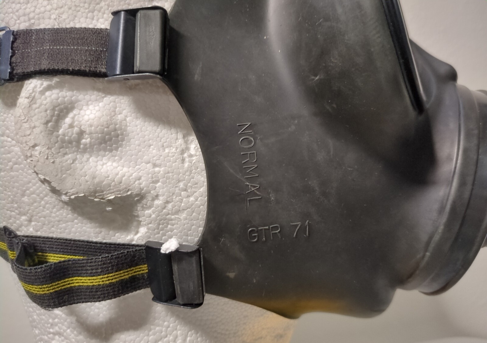 Canadian C3 60mm Gas Mask & New Finnish M61 Filter Triangle Nose Variant Medium