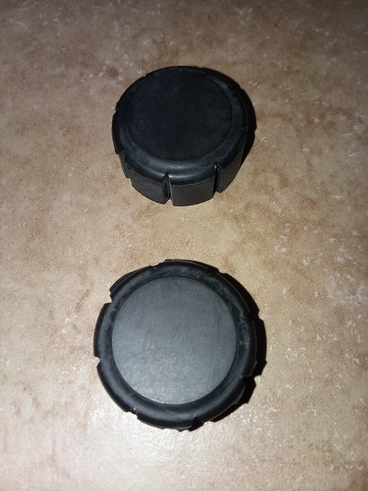 1985 TO 87 HONDA ATC BIG RED 250ES RUBBER CUSHION FUEL / GAS TANK RUBBERS...