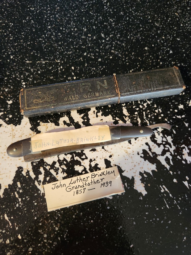 Ern Wald Straight Razor