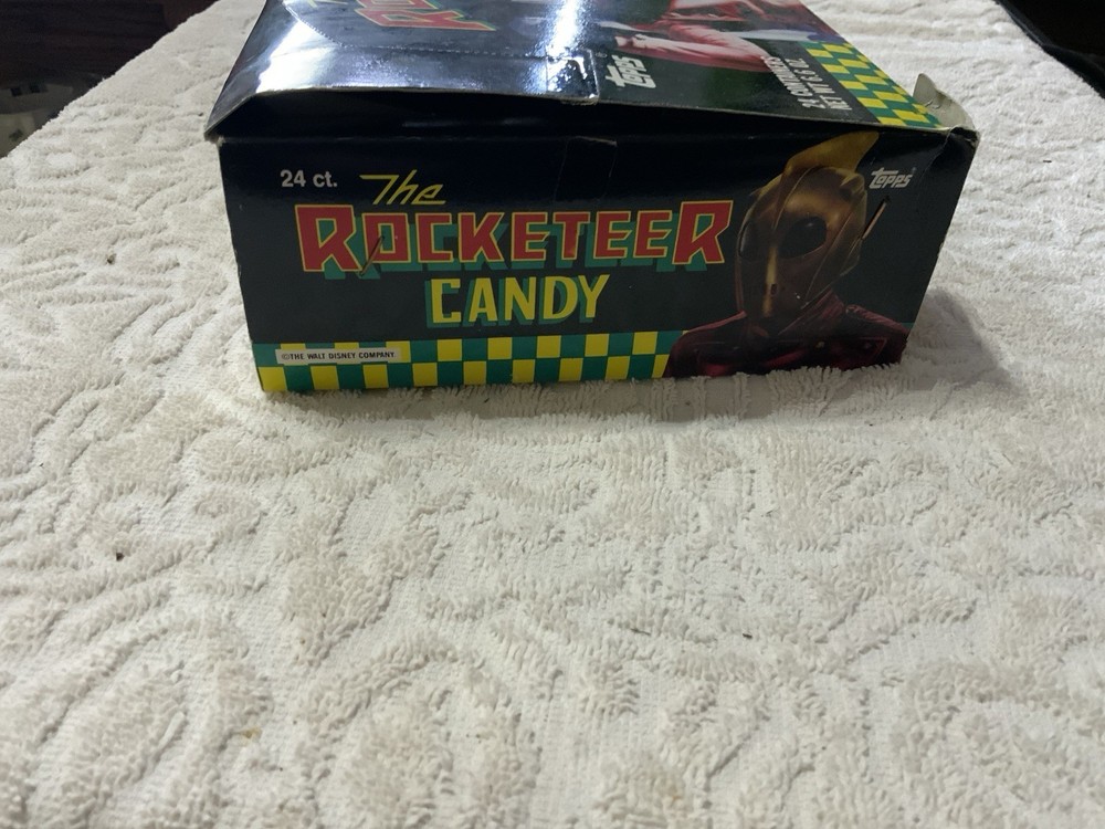 TOPPS ROCKETEER CANDY 19 COUNT DISPLAY