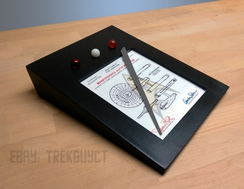STAR TREK LOGBOOK (Lights)