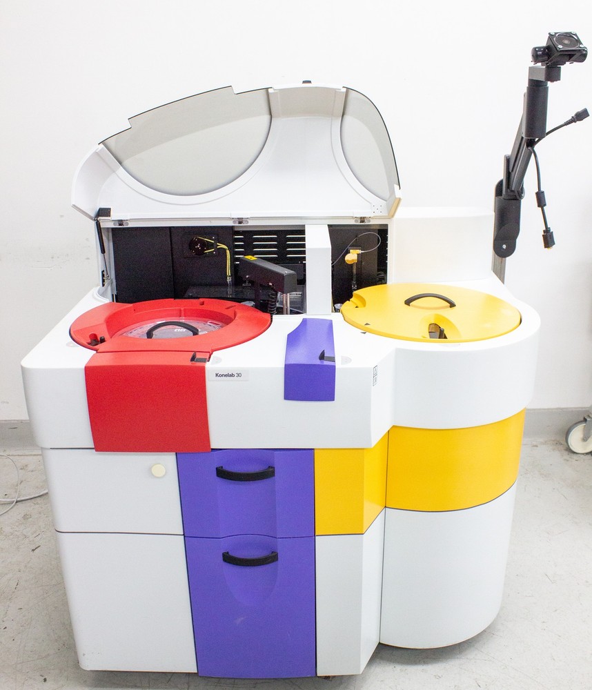 Thermo Konelab 30 Chemistry Analyzer - Random-Access, 300 Tests/Hou (3370679)